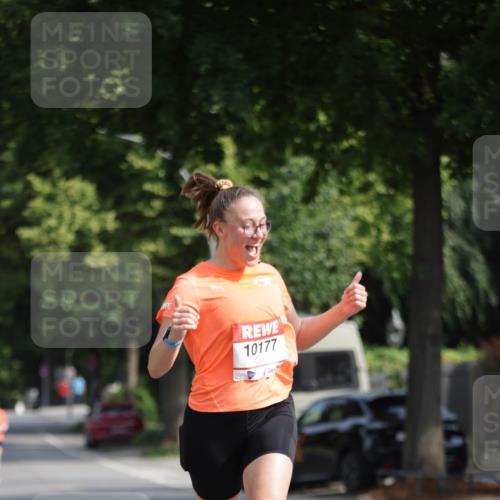 15.06.2025 - REWE Women's Run Jannik Wohlers http://msf.ph/oto/7937316 15.06.2025 08:43:07 Laufen 10177 meine-sportfotos.de