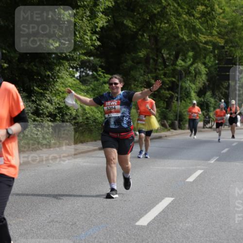 15.06.2025 - REWE Women's Run Jannik Wohlers http://msf.ph/oto/7937320 15.06.2025 10:13:57 Laufen 5093, 5384 meine-sportfotos.de
