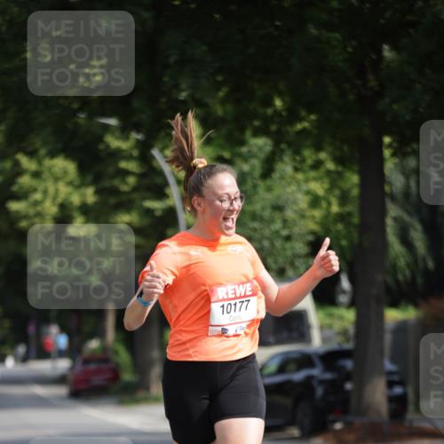 15.06.2025 - REWE Women's Run Jannik Wohlers http://msf.ph/oto/7937322 15.06.2025 08:43:07 Laufen 10177 meine-sportfotos.de