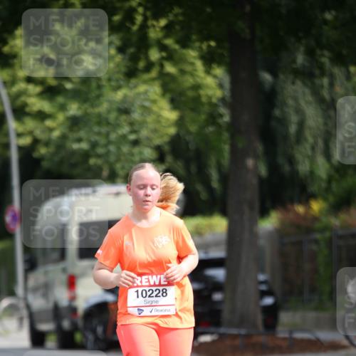 15.06.2025 - REWE Women's Run Jannik Wohlers http://msf.ph/oto/7937339 15.06.2025 09:55:14 Laufen 10228 meine-sportfotos.de