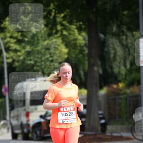 15.06.2025 - REWE Women's Run Jannik Wohlers http://msf.ph/oto/7937342 15.06.2025 09:55:14 Laufen 10228 meine-sportfotos.de