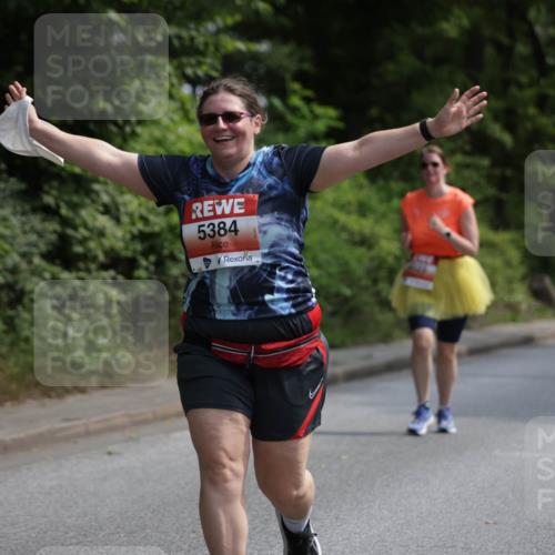 15.06.2025 - REWE Women's Run Jannik Wohlers http://msf.ph/oto/7937353 15.06.2025 10:13:58 Laufen 5384 meine-sportfotos.de