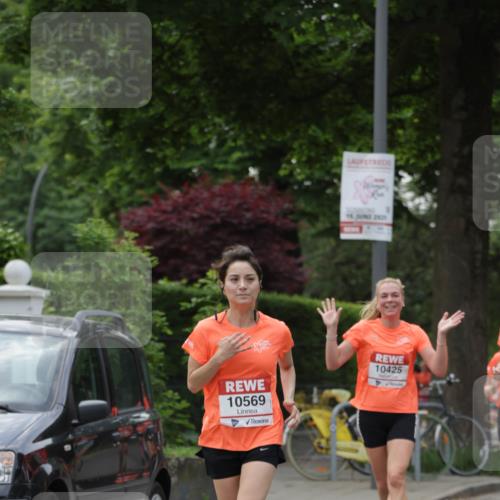 15.06.2025 - REWE Women's Run Jannik Wohlers http://msf.ph/oto/7937398 15.06.2025 08:26:55 Laufen 10569, 15, 2025, 10425 meine-sportfotos.de