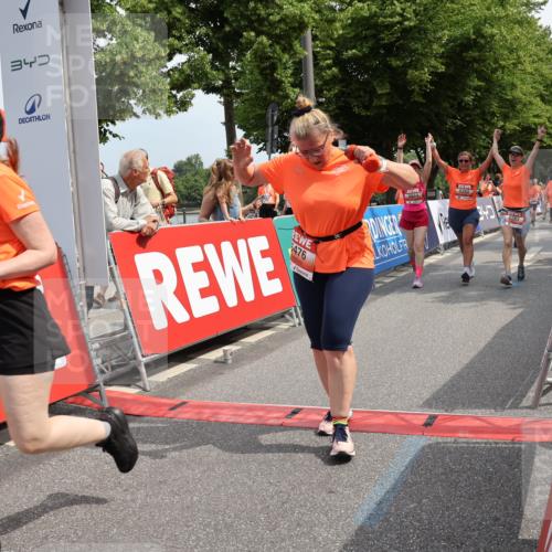 15.06.2025 - REWE Women's Run Strokosch-Dieckow http://msf.ph/oto/7937420 15.06.2025 11:11:16 Ziel 5033, 5036, 5037, 5165, 5192, 5283, 5286, 5362, 5382, 5445, 5476, 5480, 5588, 5684, 5689 meine-sportfotos.de