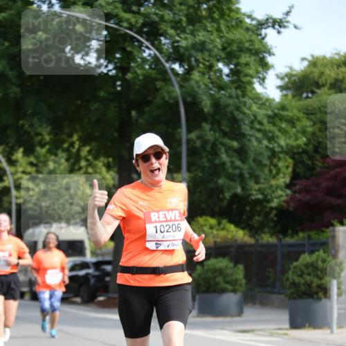 15.06.2025 - REWE Women's Run Jannik Wohlers http://msf.ph/oto/7937448 15.06.2025 09:55:22 Laufen 10206 meine-sportfotos.de