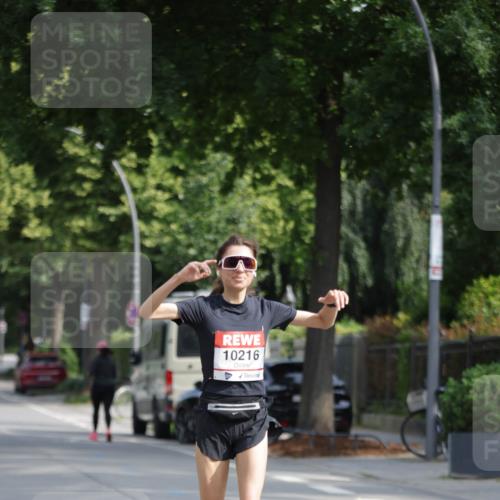 15.06.2025 - REWE Women's Run Jannik Wohlers http://msf.ph/oto/7937571 15.06.2025 08:43:29 Laufen 10216 meine-sportfotos.de