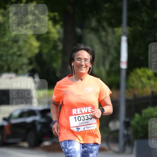 15.06.2025 - REWE Women's Run Jannik Wohlers http://msf.ph/oto/7937582 15.06.2025 09:55:25 Laufen 10333 meine-sportfotos.de