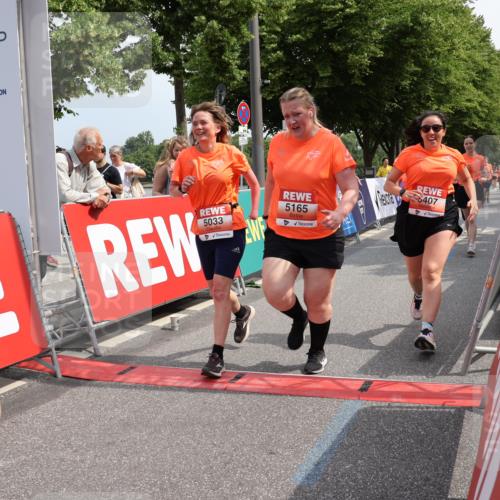 15.06.2025 - REWE Women's Run Strokosch-Dieckow http://msf.ph/oto/7937592 15.06.2025 11:11:23 Ziel 5011, 5033, 5119, 5165, 5192, 5283, 5291, 5362, 5382, 5407, 5445, 5446, 5504, 5587, 5684 meine-sportfotos.de