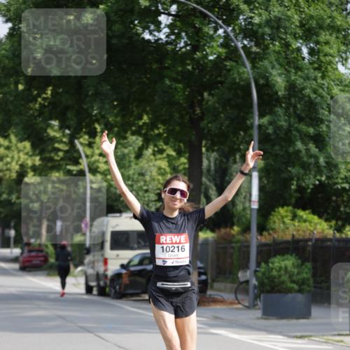 15.06.2025 - REWE Women's Run Jannik Wohlers http://msf.ph/oto/7937612 15.06.2025 08:43:29 Laufen 192121 meine-sportfotos.de