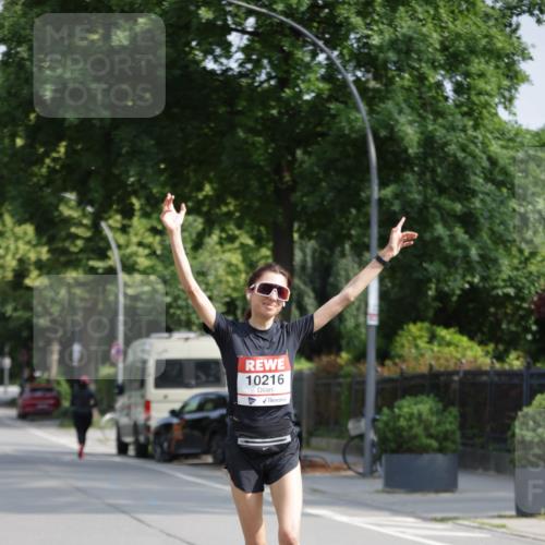 15.06.2025 - REWE Women's Run Jannik Wohlers http://msf.ph/oto/7937623 15.06.2025 08:43:29 Laufen 10216 meine-sportfotos.de