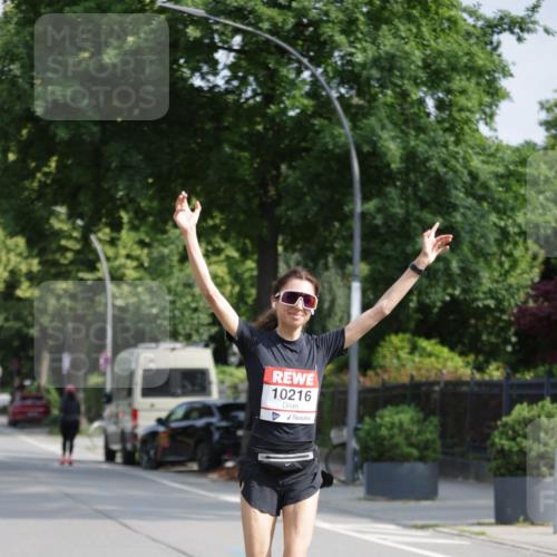 15.06.2025 - REWE Women's Run Jannik Wohlers http://msf.ph/oto/7937642 15.06.2025 08:43:30 Laufen 10216 meine-sportfotos.de