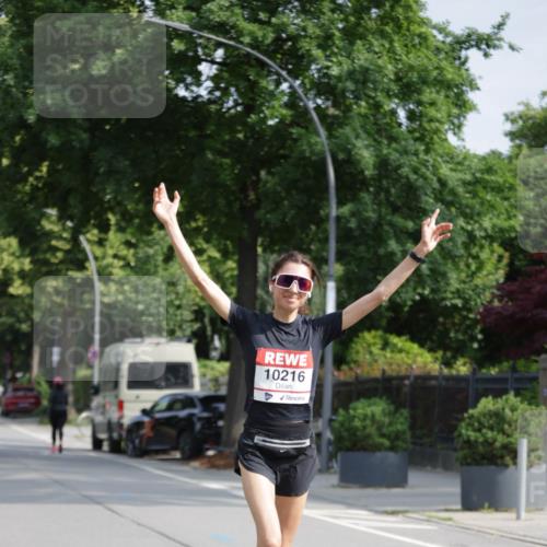 15.06.2025 - REWE Women's Run Jannik Wohlers http://msf.ph/oto/7937651 15.06.2025 08:43:30 Laufen 10216 meine-sportfotos.de