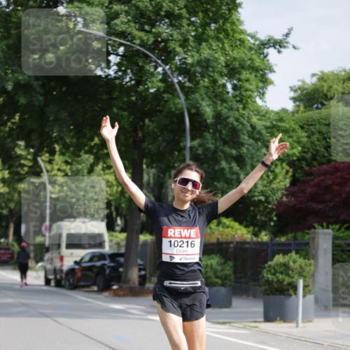 15.06.2025 - REWE Women's Run Jannik Wohlers http://msf.ph/oto/7937671 15.06.2025 08:43:30 Laufen 10216 meine-sportfotos.de