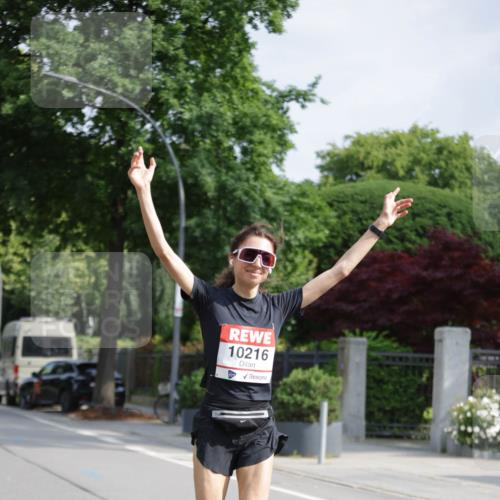 15.06.2025 - REWE Women's Run Jannik Wohlers http://msf.ph/oto/7937698 15.06.2025 08:43:30 Laufen 10216 meine-sportfotos.de