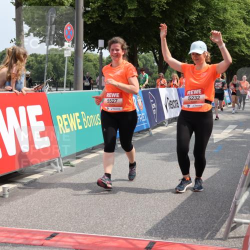 15.06.2025 - REWE Women's Run Strokosch-Dieckow http://msf.ph/oto/7937770 15.06.2025 11:11:31 Ziel 5011, 5119, 5232, 5237, 5239, 5291, 5411, 5412, 5446, 5504, 5527, 5587, 5677 meine-sportfotos.de