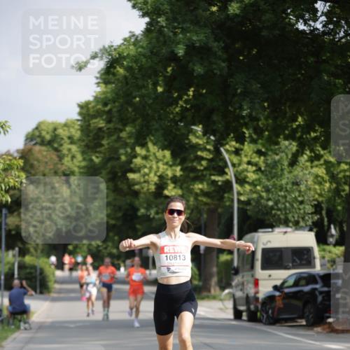 15.06.2025 - REWE Women's Run Jannik Wohlers http://msf.ph/oto/7937825 15.06.2025 08:43:39 Laufen 10813 meine-sportfotos.de