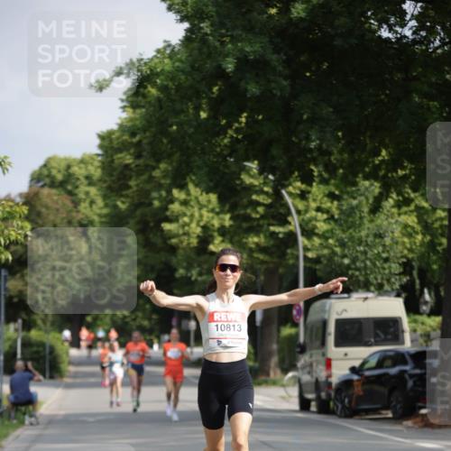 15.06.2025 - REWE Women's Run Jannik Wohlers http://msf.ph/oto/7937829 15.06.2025 08:43:39 Laufen 10813 meine-sportfotos.de
