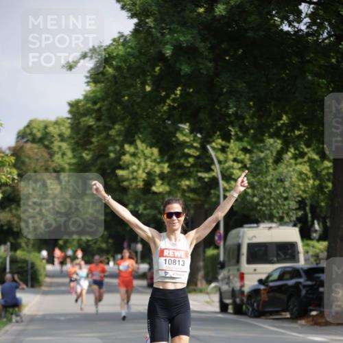 15.06.2025 - REWE Women's Run Jannik Wohlers http://msf.ph/oto/7937840 15.06.2025 08:43:39 Laufen 10813 meine-sportfotos.de