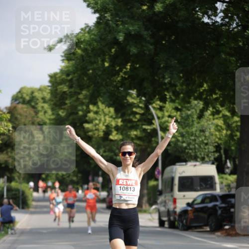 15.06.2025 - REWE Women's Run Jannik Wohlers http://msf.ph/oto/7937844 15.06.2025 08:43:39 Laufen 10813 meine-sportfotos.de