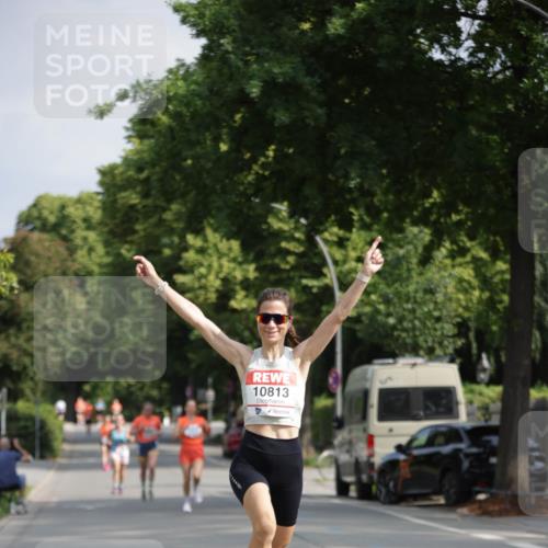 15.06.2025 - REWE Women's Run Jannik Wohlers http://msf.ph/oto/7937850 15.06.2025 08:43:39 Laufen 10813 meine-sportfotos.de