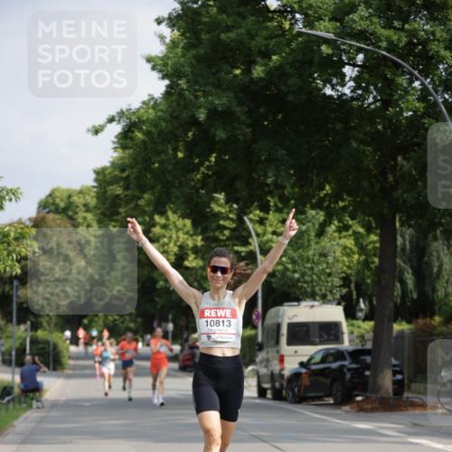 15.06.2025 - REWE Women's Run Jannik Wohlers http://msf.ph/oto/7937860 15.06.2025 08:43:39 Laufen 10813 meine-sportfotos.de