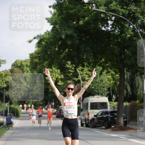 15.06.2025 - REWE Women's Run Jannik Wohlers http://msf.ph/oto/7937866 15.06.2025 08:43:39 Laufen 10813 meine-sportfotos.de