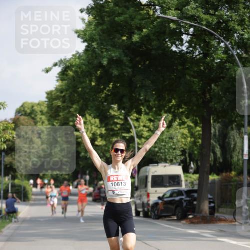 15.06.2025 - REWE Women's Run Jannik Wohlers http://msf.ph/oto/7937871 15.06.2025 08:43:40 Laufen 10813 meine-sportfotos.de