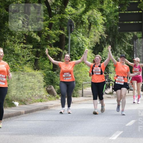 15.06.2025 - REWE Women's Run Jannik Wohlers http://msf.ph/oto/7937875 15.06.2025 10:14:16 Laufen 5171, 5629, 5654, 5572, 5684, 5488, 5545 meine-sportfotos.de