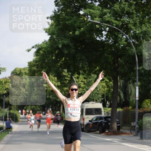 15.06.2025 - REWE Women's Run Jannik Wohlers http://msf.ph/oto/7937887 15.06.2025 08:43:40 Laufen 10813 meine-sportfotos.de