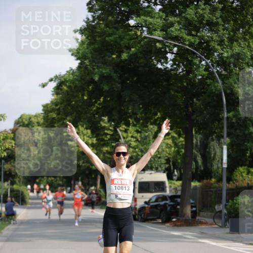 15.06.2025 - REWE Women's Run Jannik Wohlers http://msf.ph/oto/7937889 15.06.2025 08:43:40 Laufen 10813 meine-sportfotos.de