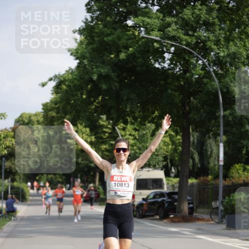 15.06.2025 - REWE Women's Run Jannik Wohlers http://msf.ph/oto/7937896 15.06.2025 08:43:40 Laufen 10813 meine-sportfotos.de