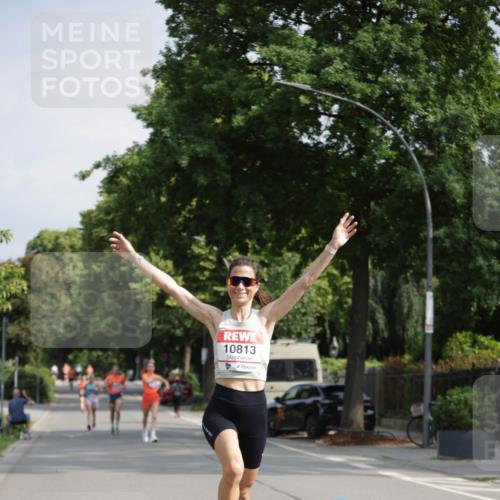 15.06.2025 - REWE Women's Run Jannik Wohlers http://msf.ph/oto/7937903 15.06.2025 08:43:40 Laufen 10813 meine-sportfotos.de