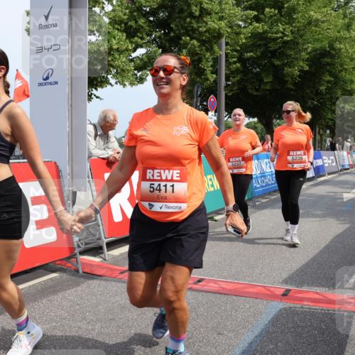 15.06.2025 - REWE Women's Run Strokosch-Dieckow http://msf.ph/oto/7937909 15.06.2025 11:11:37 Ziel 5232, 5237, 5239, 5398, 5411, 5412, 5527, 5677 meine-sportfotos.de