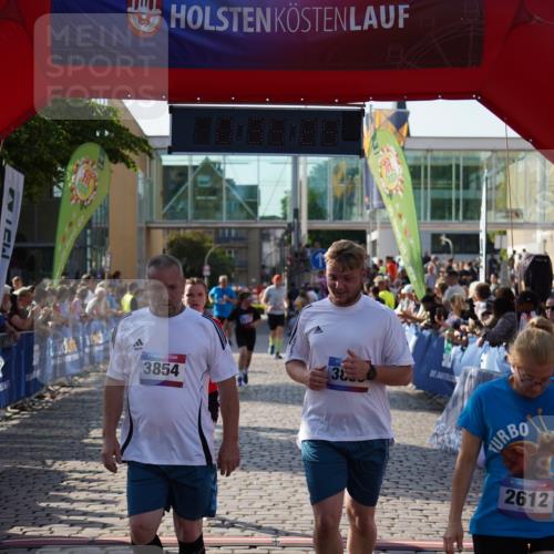 13.06.2025 - Holstenköstenlauf Felixshl http://msf.ph/oto/7937911 13.06.2025 18:05:30 Laufen 2513, 2612, 2817, 3853, 3854 meine-sportfotos.de