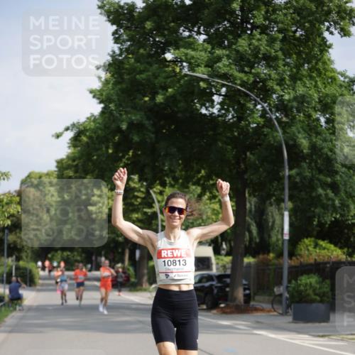 15.06.2025 - REWE Women's Run Jannik Wohlers http://msf.ph/oto/7937916 15.06.2025 08:43:40 Laufen 10813 meine-sportfotos.de