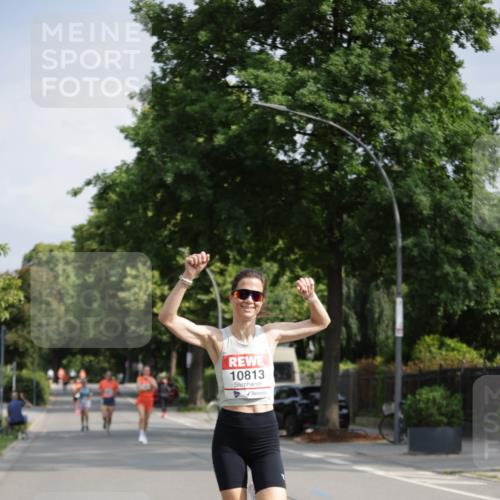 15.06.2025 - REWE Women's Run Jannik Wohlers http://msf.ph/oto/7937918 15.06.2025 08:43:40 Laufen 10813 meine-sportfotos.de