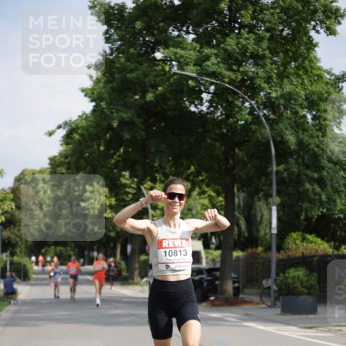 15.06.2025 - REWE Women's Run Jannik Wohlers http://msf.ph/oto/7937921 15.06.2025 08:43:40 Laufen 10813 meine-sportfotos.de