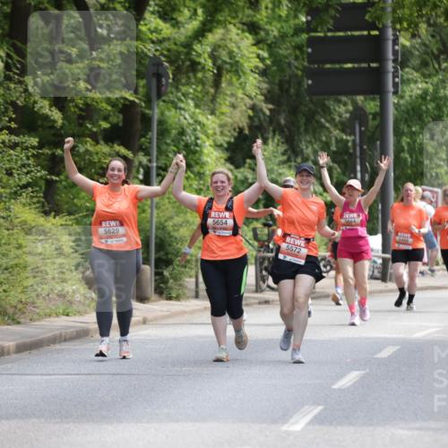 15.06.2025 - REWE Women's Run Jannik Wohlers http://msf.ph/oto/7937928 15.06.2025 10:14:17 Laufen 5654, 5629, 5572, 5684, 5488, 5545 meine-sportfotos.de