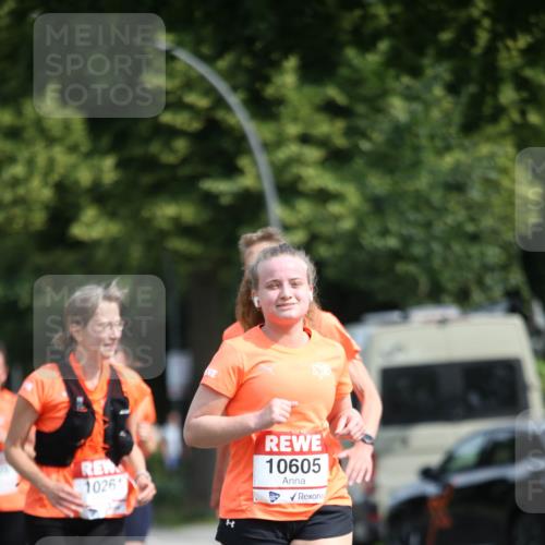 15.06.2025 - REWE Women's Run Jannik Wohlers http://msf.ph/oto/7937932 15.06.2025 09:55:43 Laufen 10605, 10261 meine-sportfotos.de