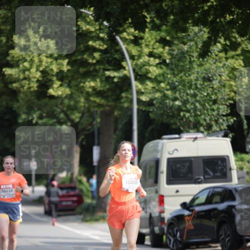 15.06.2025 - REWE Women's Run Jannik Wohlers http://msf.ph/oto/7937956 15.06.2025 08:43:43 Laufen 10334, 10859 meine-sportfotos.de