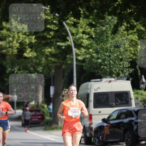 15.06.2025 - REWE Women's Run Jannik Wohlers http://msf.ph/oto/7937972 15.06.2025 08:43:43 Laufen 10859 meine-sportfotos.de