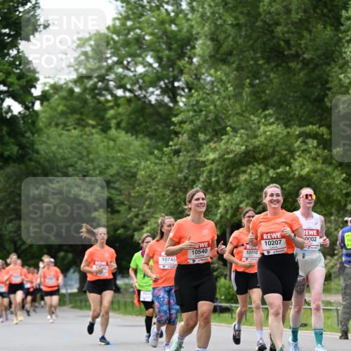 15.06.2025 - REWE Women's Run Dr. Thomas Lammeyer http://msf.ph/oto/7937980 15.06.2025 09:19:57 Laufen 10540, 10207, 0002, 10745 meine-sportfotos.de