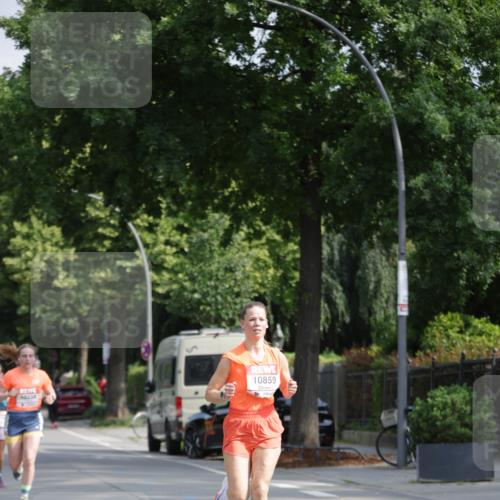 15.06.2025 - REWE Women's Run Jannik Wohlers http://msf.ph/oto/7937981 15.06.2025 08:43:45 Laufen 10859 meine-sportfotos.de