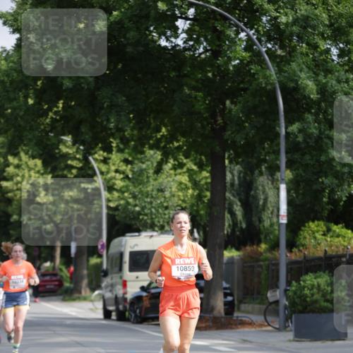 15.06.2025 - REWE Women's Run Jannik Wohlers http://msf.ph/oto/7937984 15.06.2025 08:43:45 Laufen 10859 meine-sportfotos.de