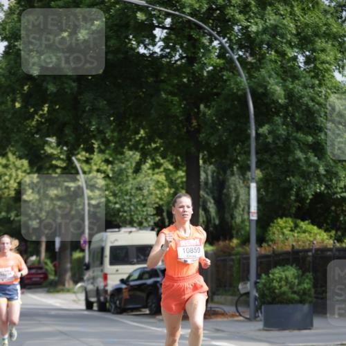 15.06.2025 - REWE Women's Run Jannik Wohlers http://msf.ph/oto/7938009 15.06.2025 08:43:46 Laufen 10859 meine-sportfotos.de