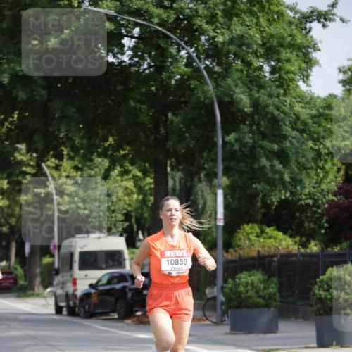 15.06.2025 - REWE Women's Run Jannik Wohlers http://msf.ph/oto/7938020 15.06.2025 08:43:46 Laufen 10859 meine-sportfotos.de