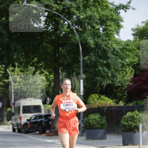 15.06.2025 - REWE Women's Run Jannik Wohlers http://msf.ph/oto/7938037 15.06.2025 08:43:46 Laufen 10859 meine-sportfotos.de