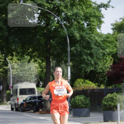 15.06.2025 - REWE Women's Run Jannik Wohlers http://msf.ph/oto/7938039 15.06.2025 08:43:46 Laufen 10859 meine-sportfotos.de