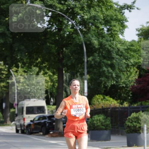 15.06.2025 - REWE Women's Run Jannik Wohlers http://msf.ph/oto/7938043 15.06.2025 08:43:46 Laufen 10859 meine-sportfotos.de