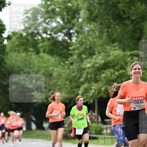 15.06.2025 - REWE Women's Run Dr. Thomas Lammeyer http://msf.ph/oto/7938058 15.06.2025 09:19:58 Laufen 107, 10540 meine-sportfotos.de
